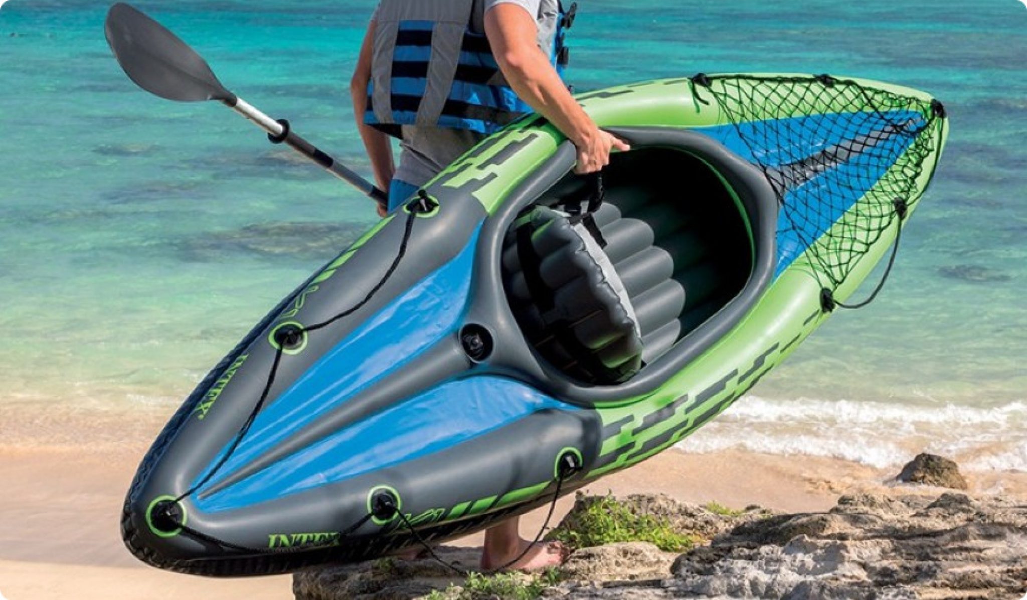 Comment monter dans un kayak gonflable ?